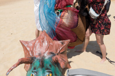 Enlarge image 2 on 3, modal window