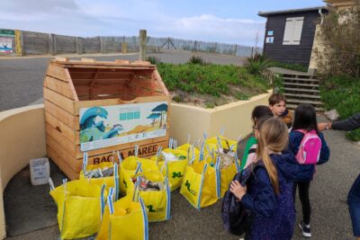 Enlarge image 4 on 8, modal window